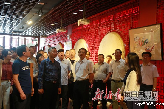http://pic.gansudaily.com.cn/003/003/683/00300368387_5546c4d2.jpg